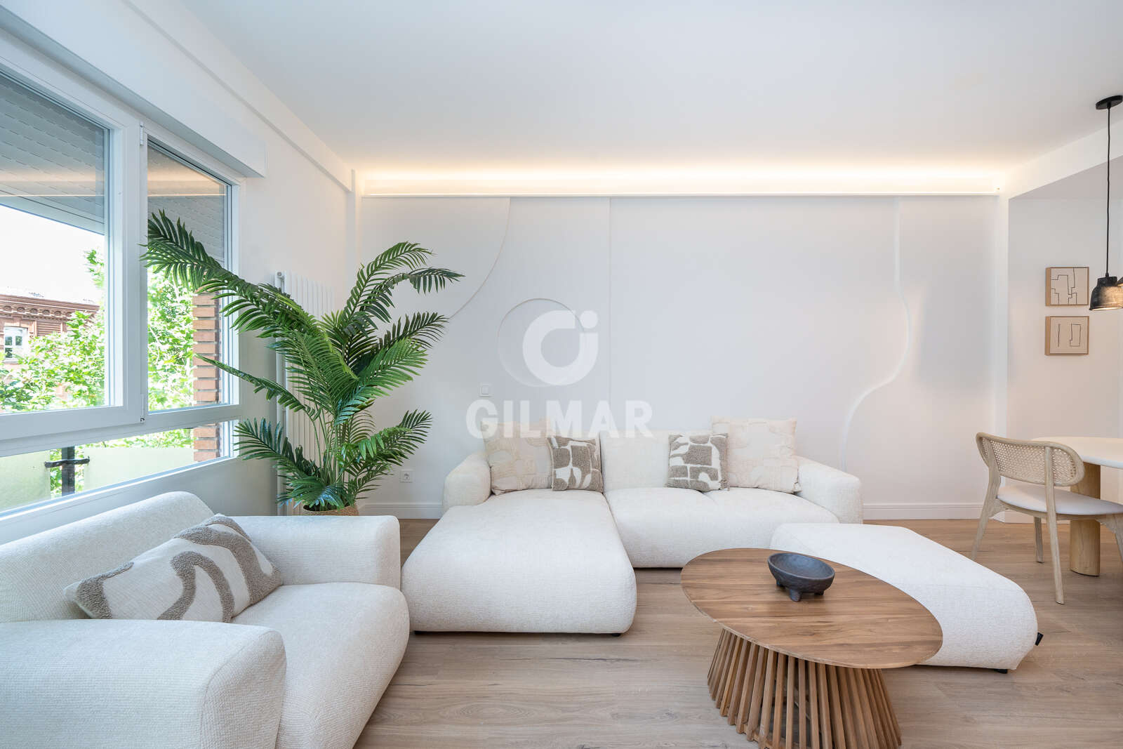 Property slider Gilmar