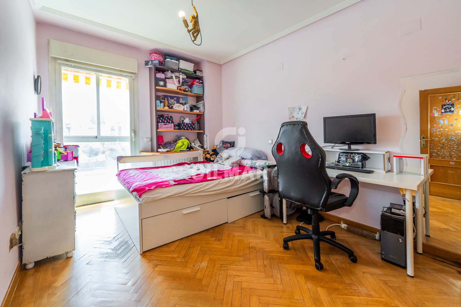 Property slider Gilmar