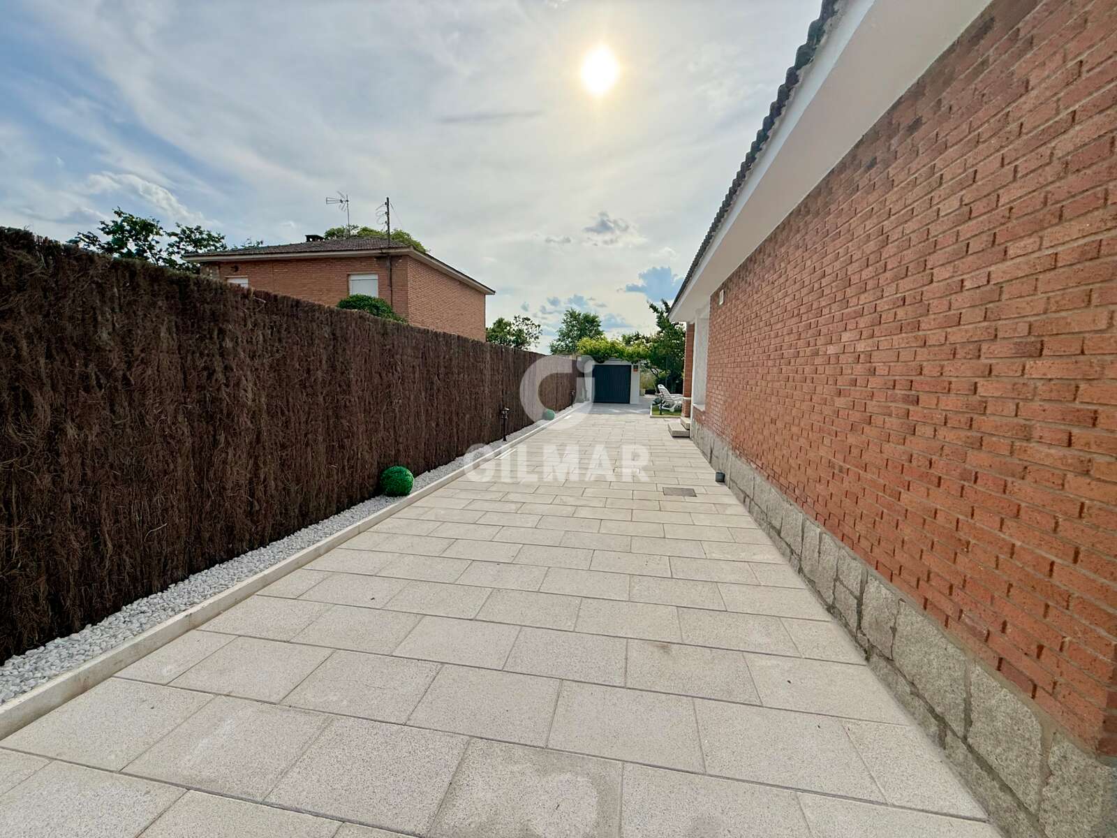 Property slider Gilmar