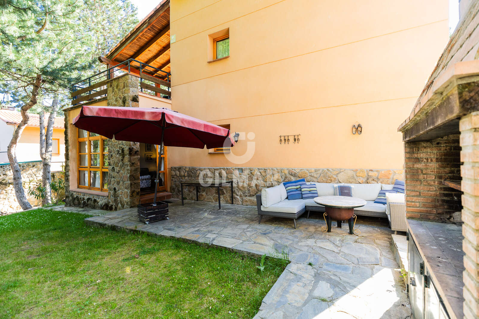 Property slider Gilmar