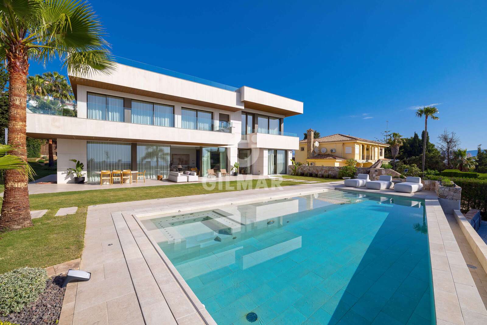 Property slider Gilmar
