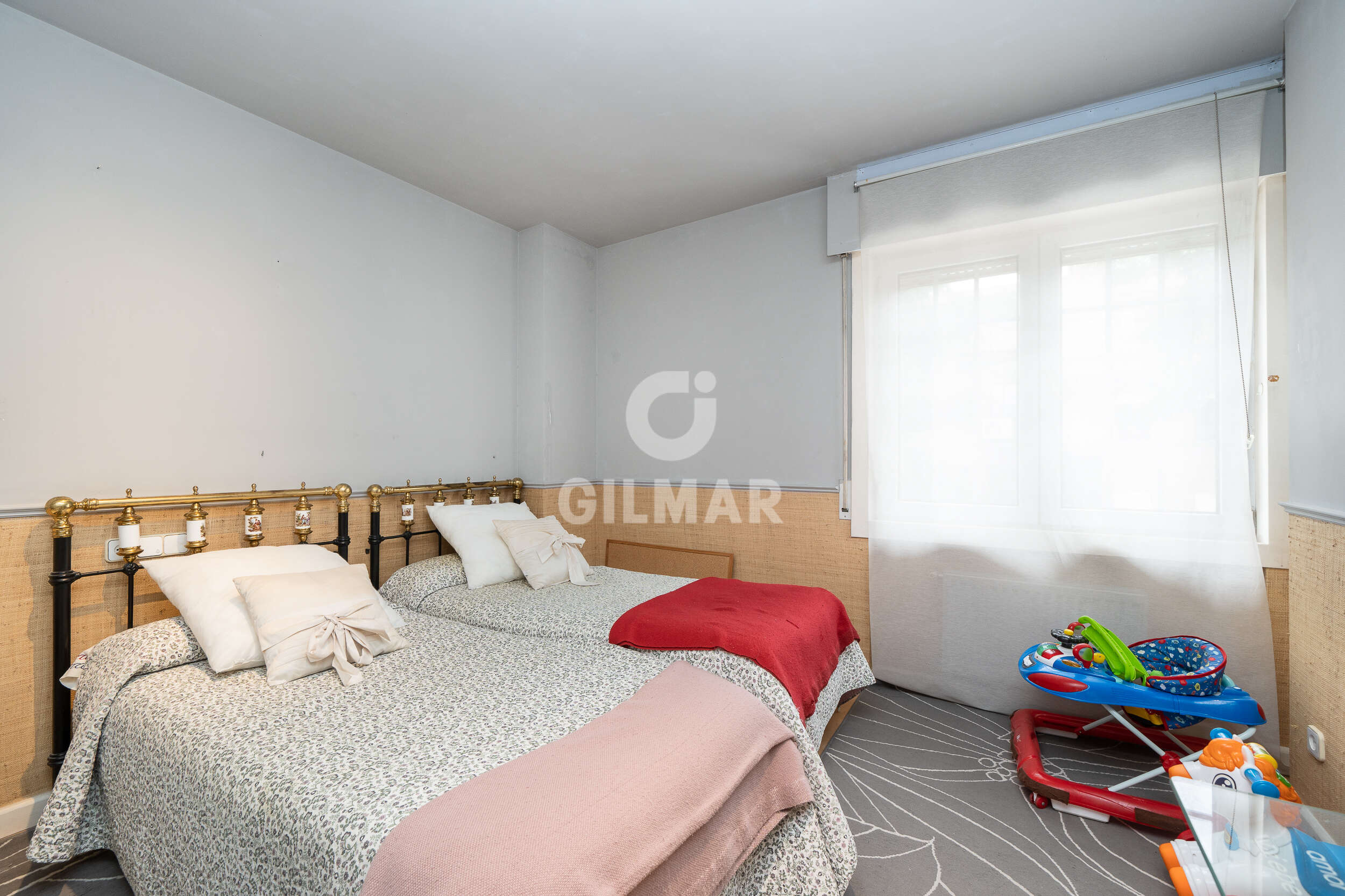 Photo of Semi-detached house