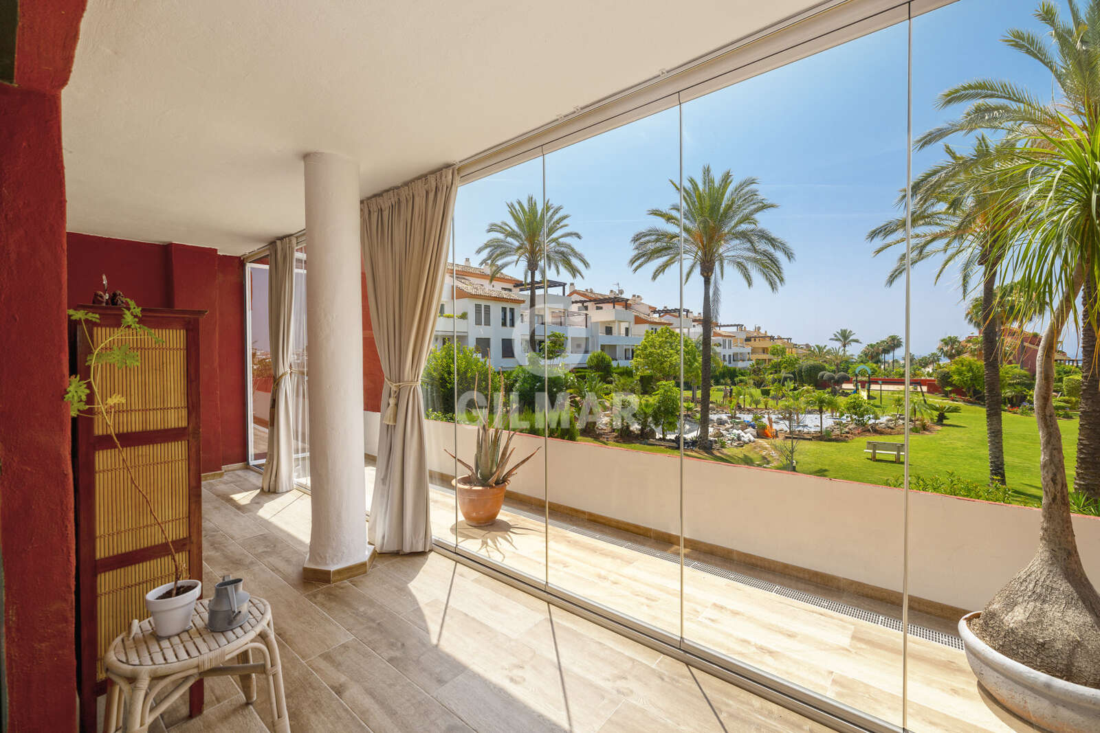 Property slider Gilmar