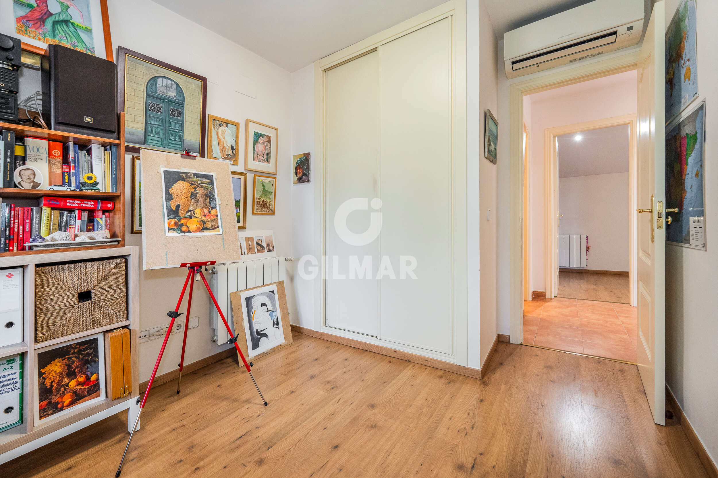 Photo of Semi-detached house