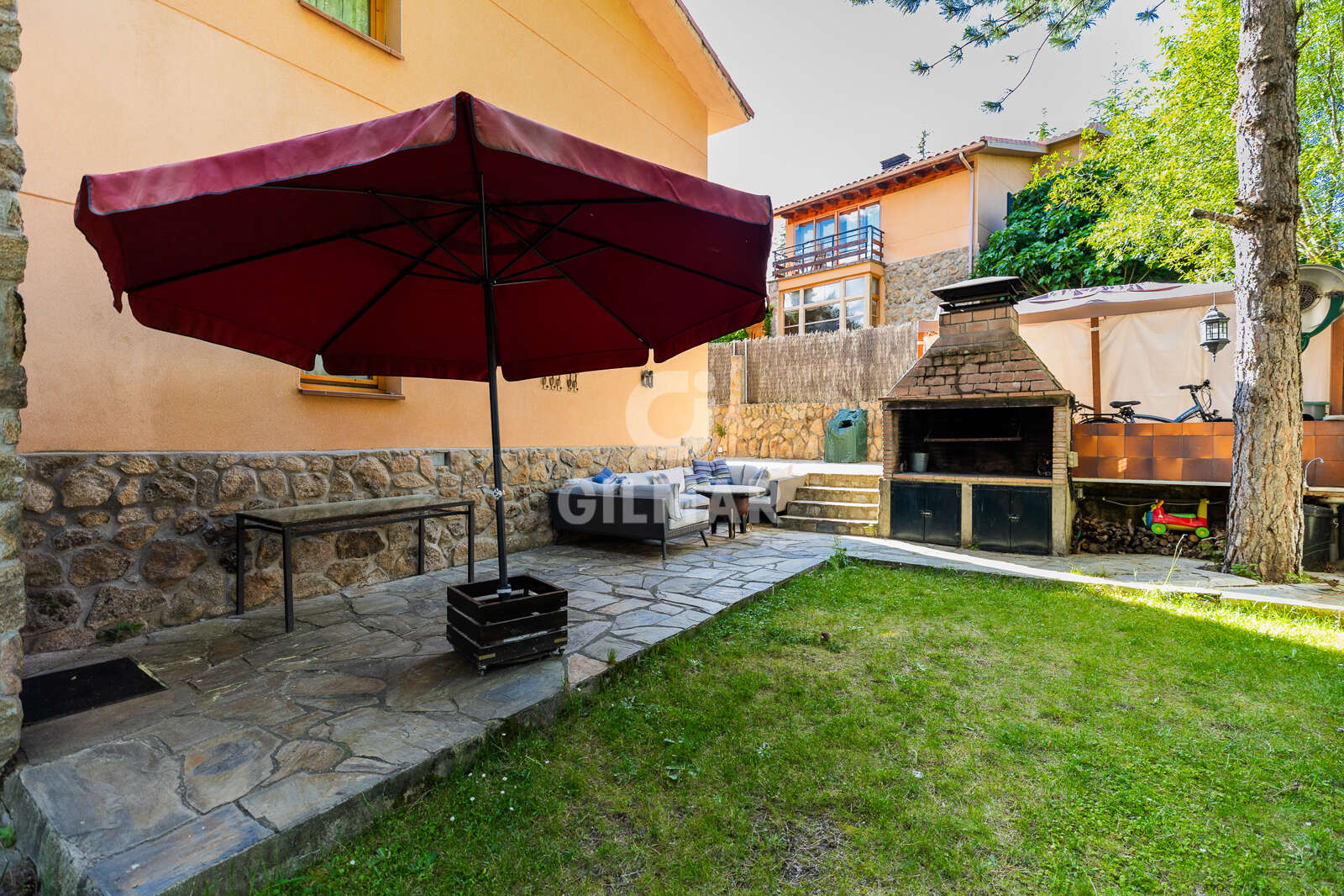 Property slider Gilmar