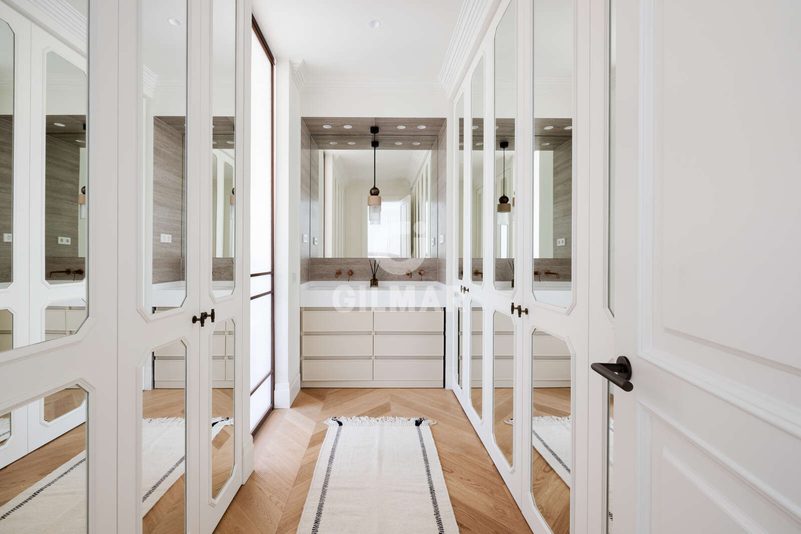 Property slider Gilmar