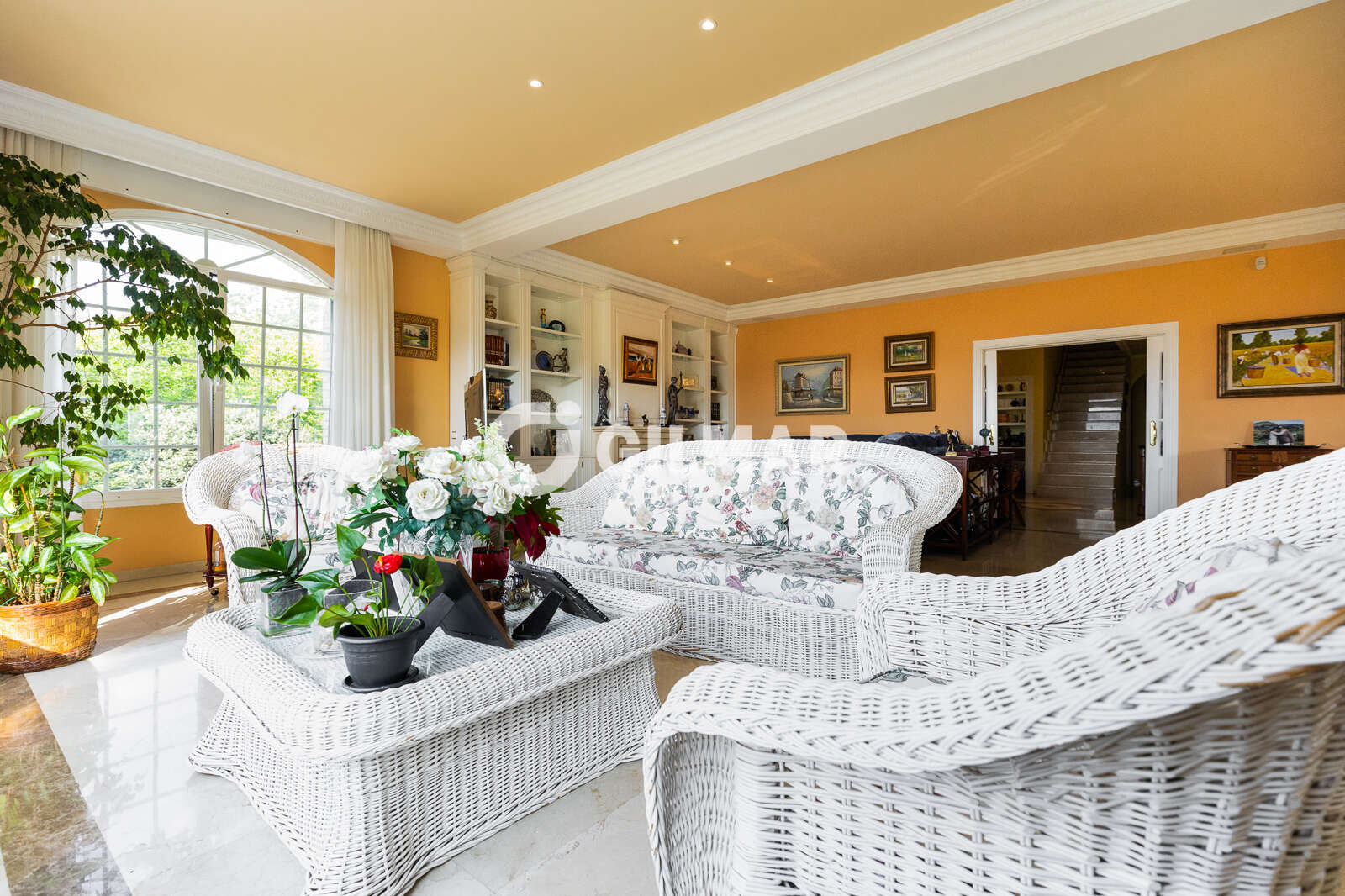 Property slider Gilmar