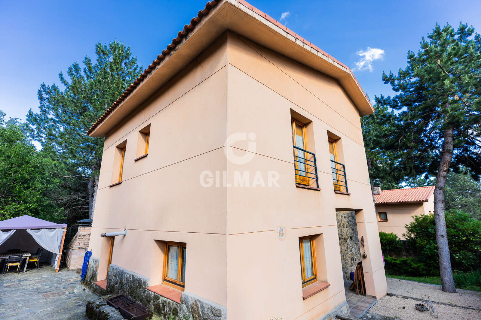 Property slider Gilmar