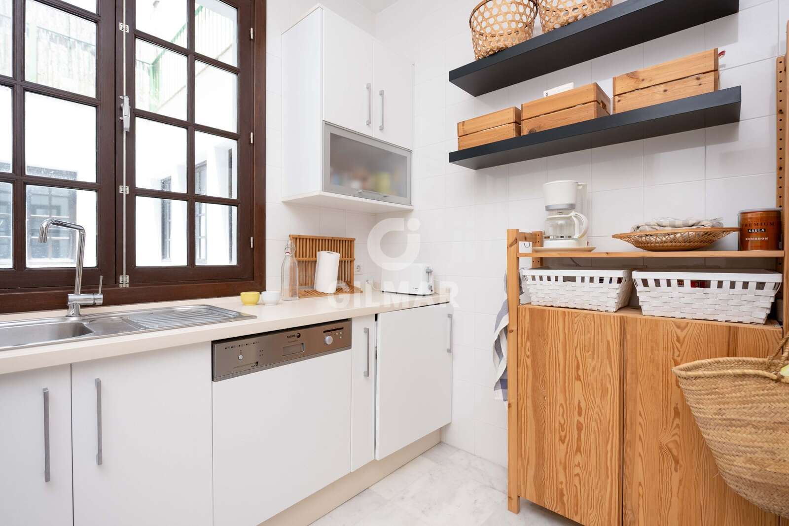 Property slider Gilmar