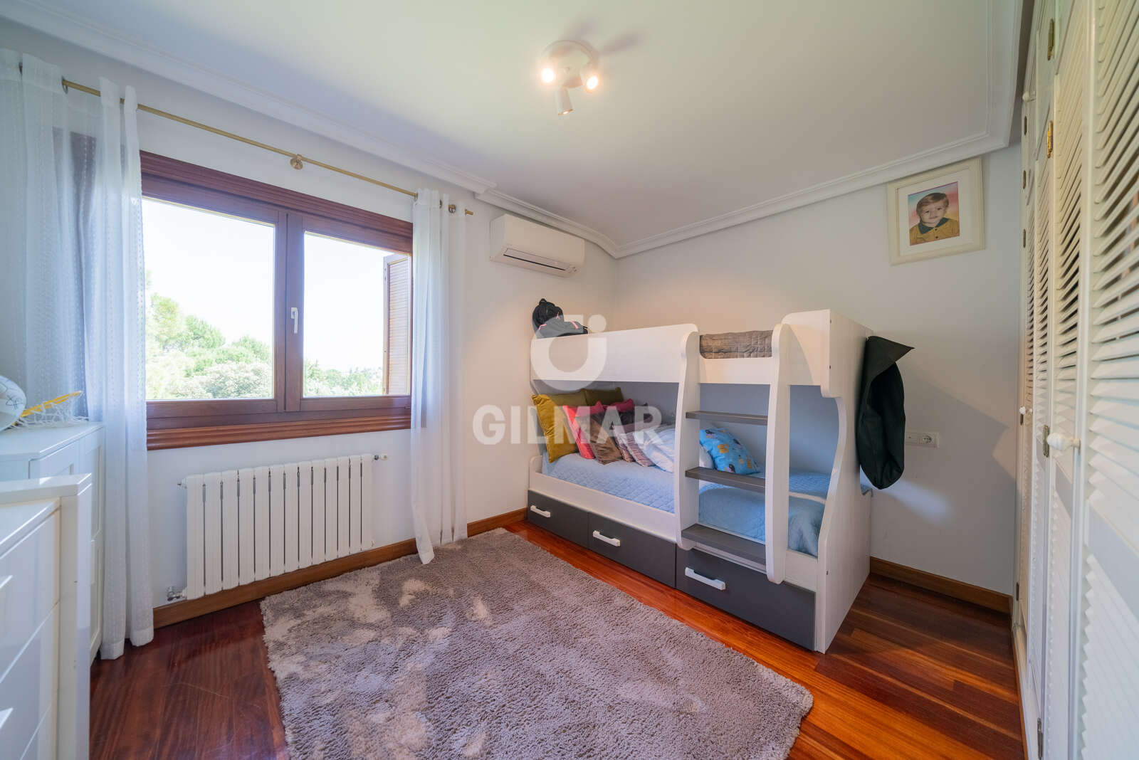 Property slider Gilmar