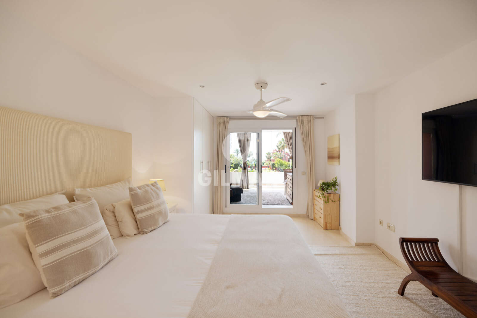 Property slider Gilmar