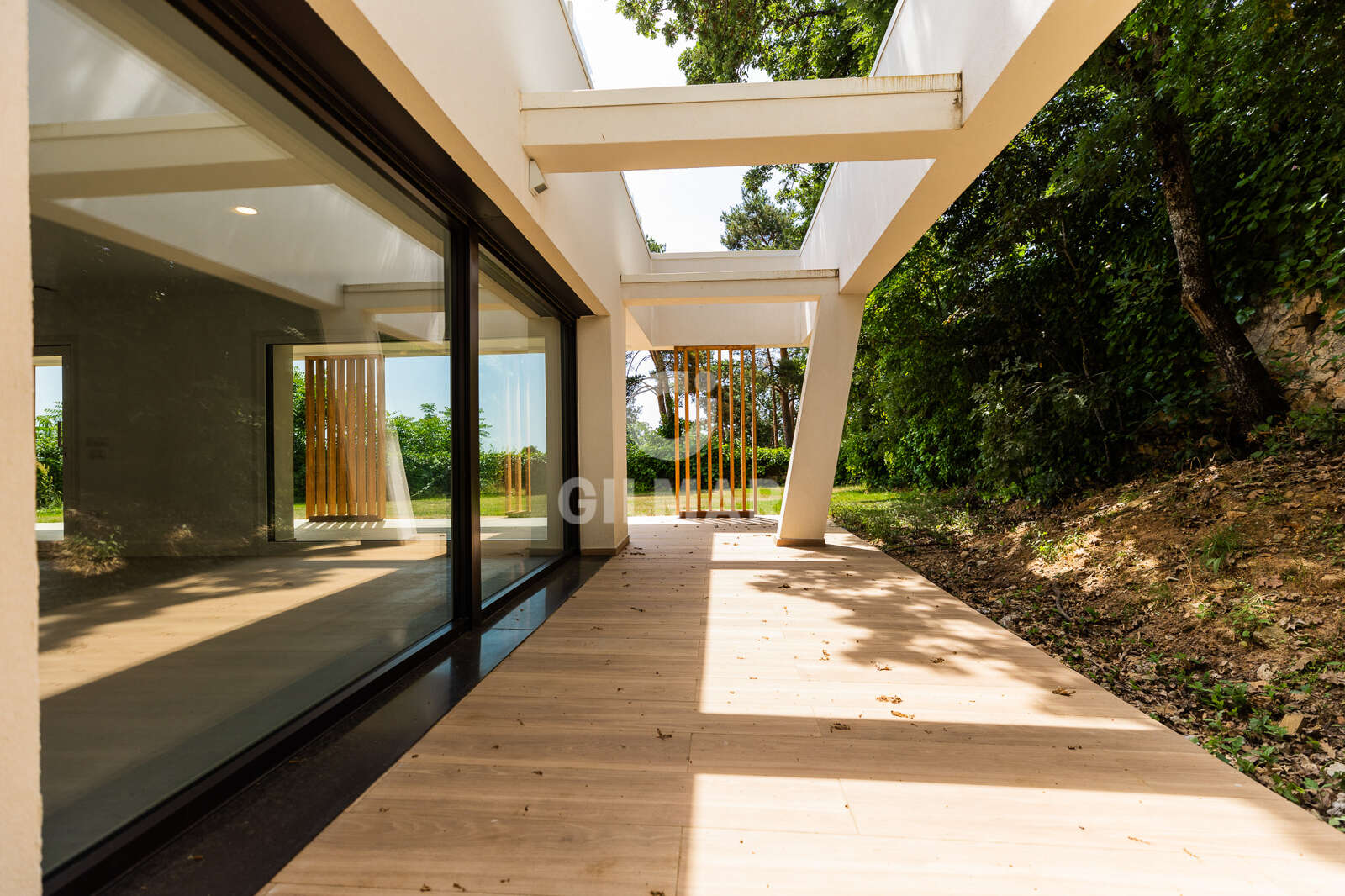 Property slider Gilmar