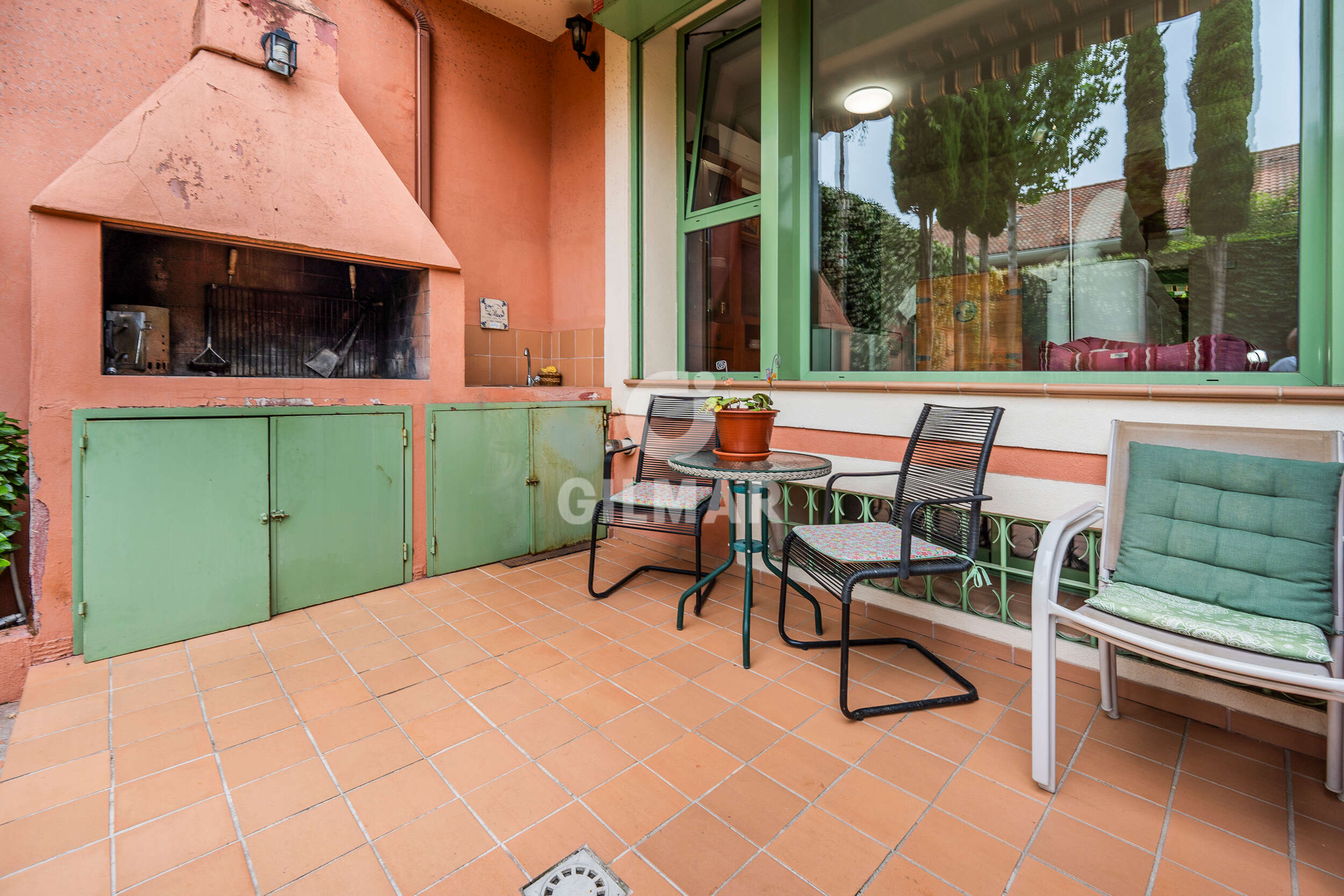 Photo of Semi-detached house