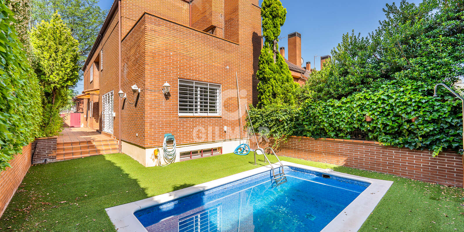Property slider Gilmar