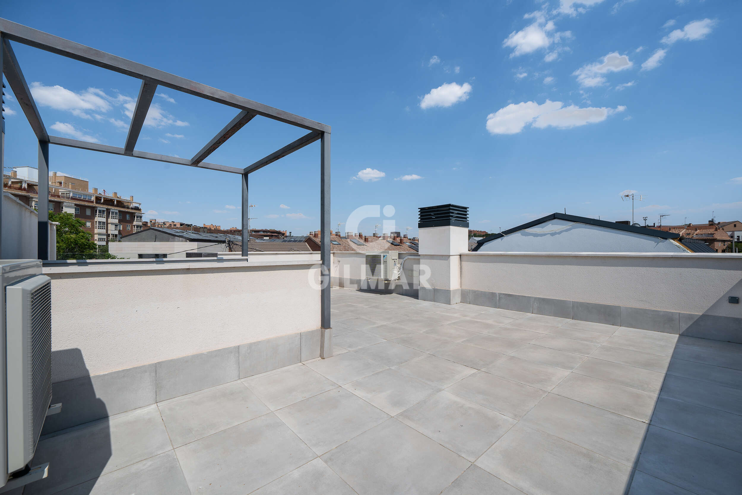 Photo of Semi-detached house