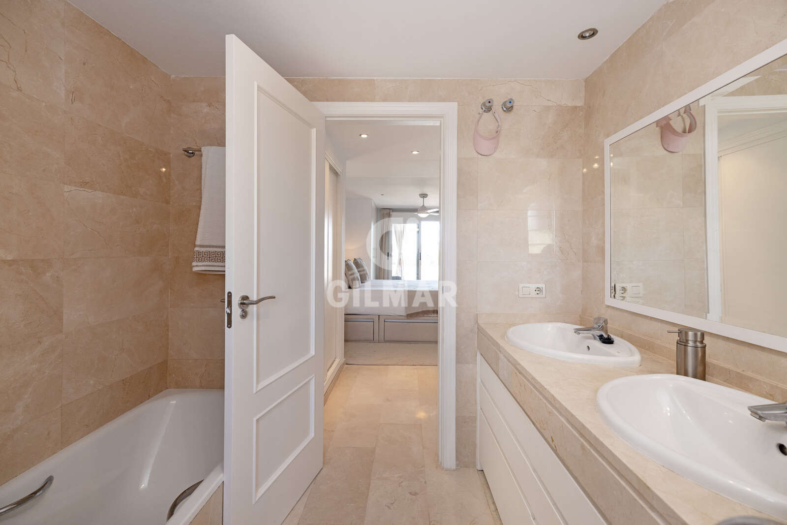 Property slider Gilmar