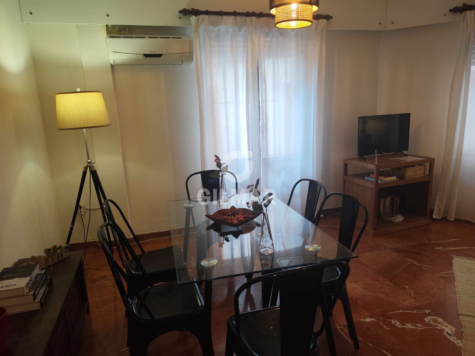 Property slider Gilmar