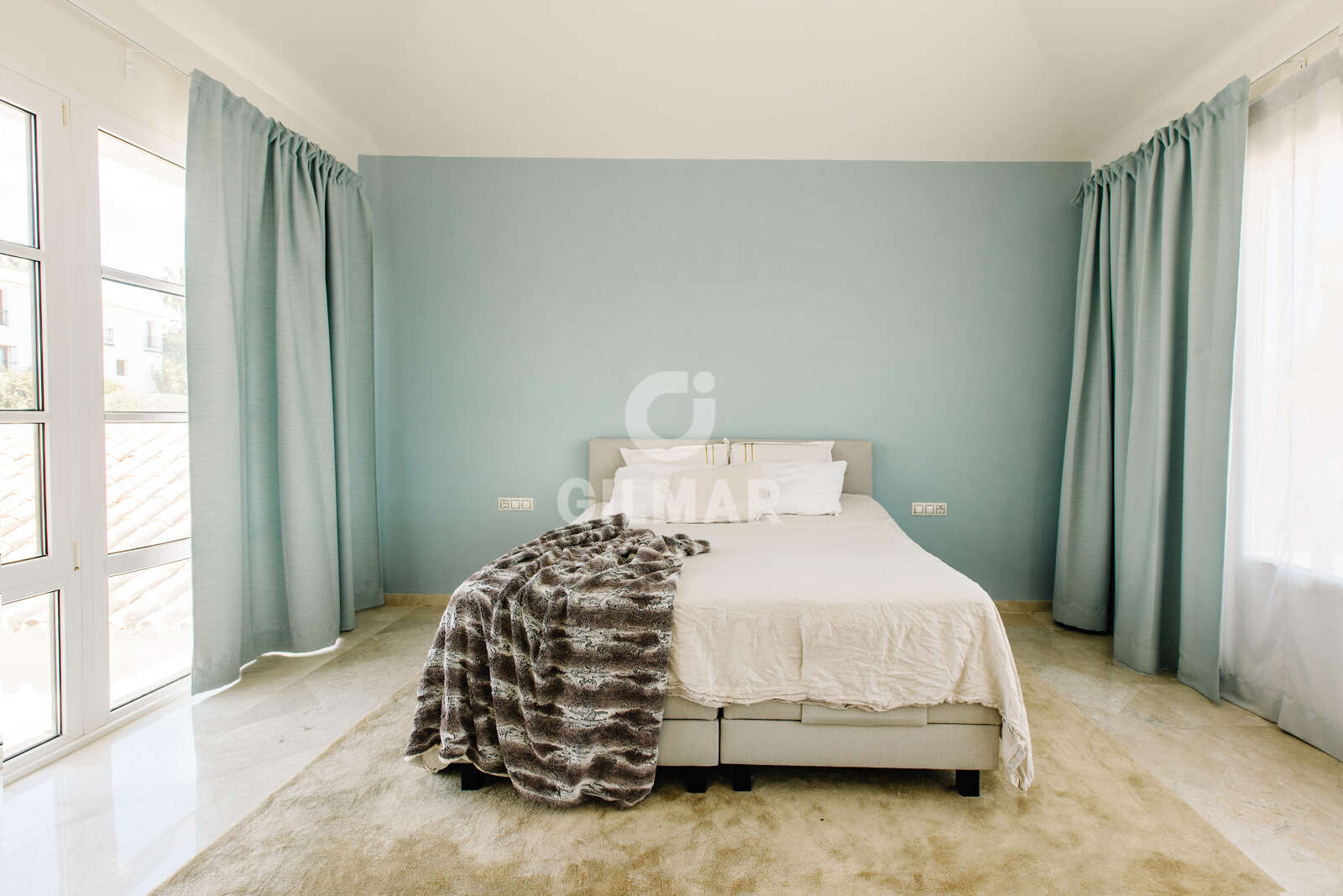 Property slider Gilmar