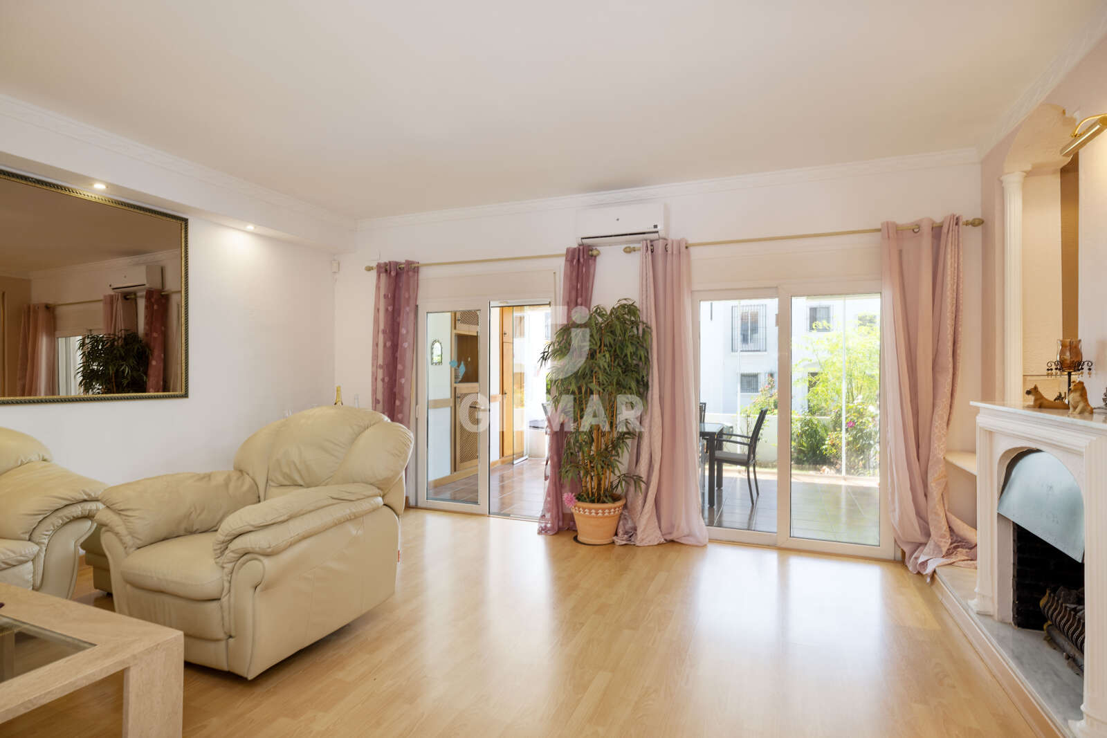 Property slider Gilmar