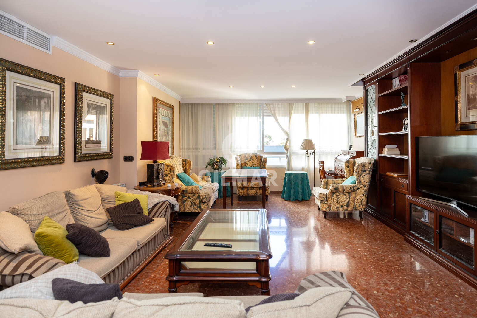 Property slider Gilmar