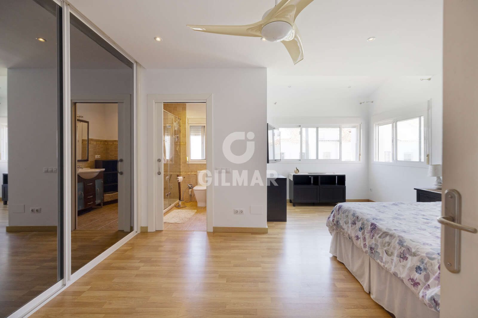 Property slider Gilmar