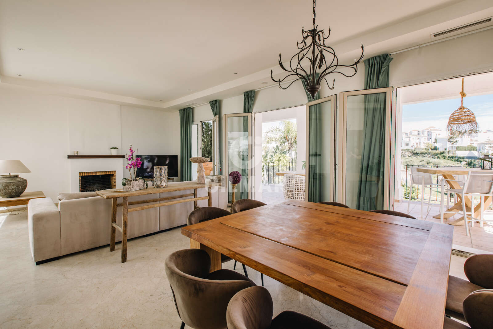 Property slider Gilmar