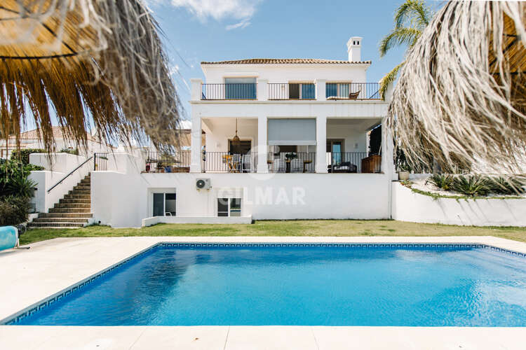 Villa for sale in Estepona Este – Málaga | Gilmar Consulting