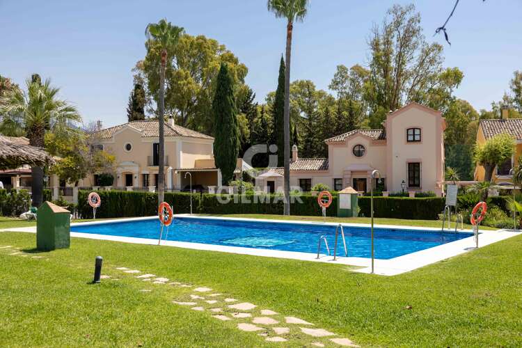 Chalet Adosado en venta en Guadalmina – Málaga | Gilmar Consulting