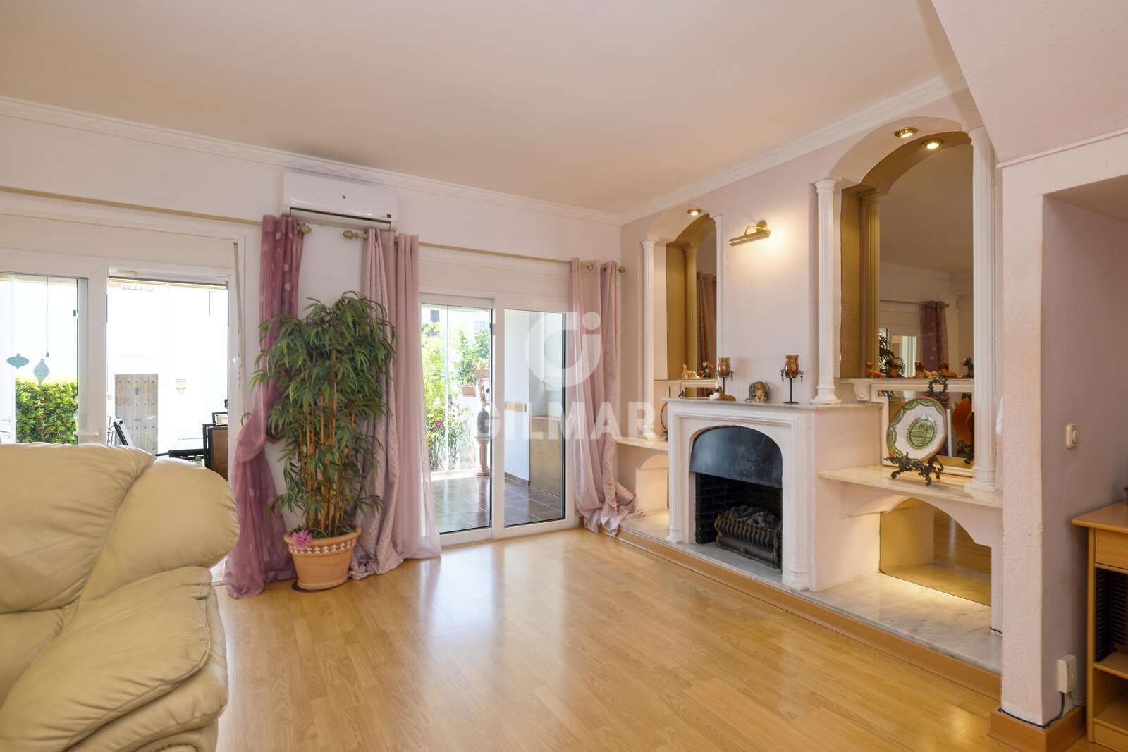 Property slider Gilmar